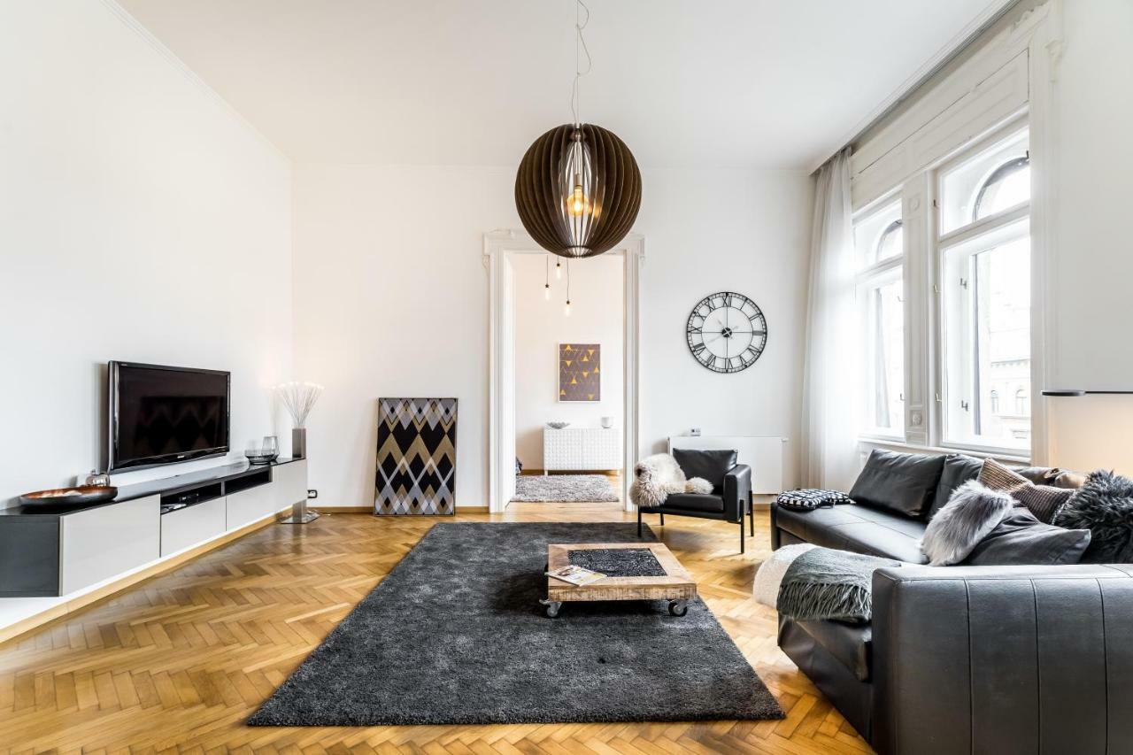 Bpr Luxe De Noir Et Blanc Apartment Budapeşte Dış mekan fotoğraf