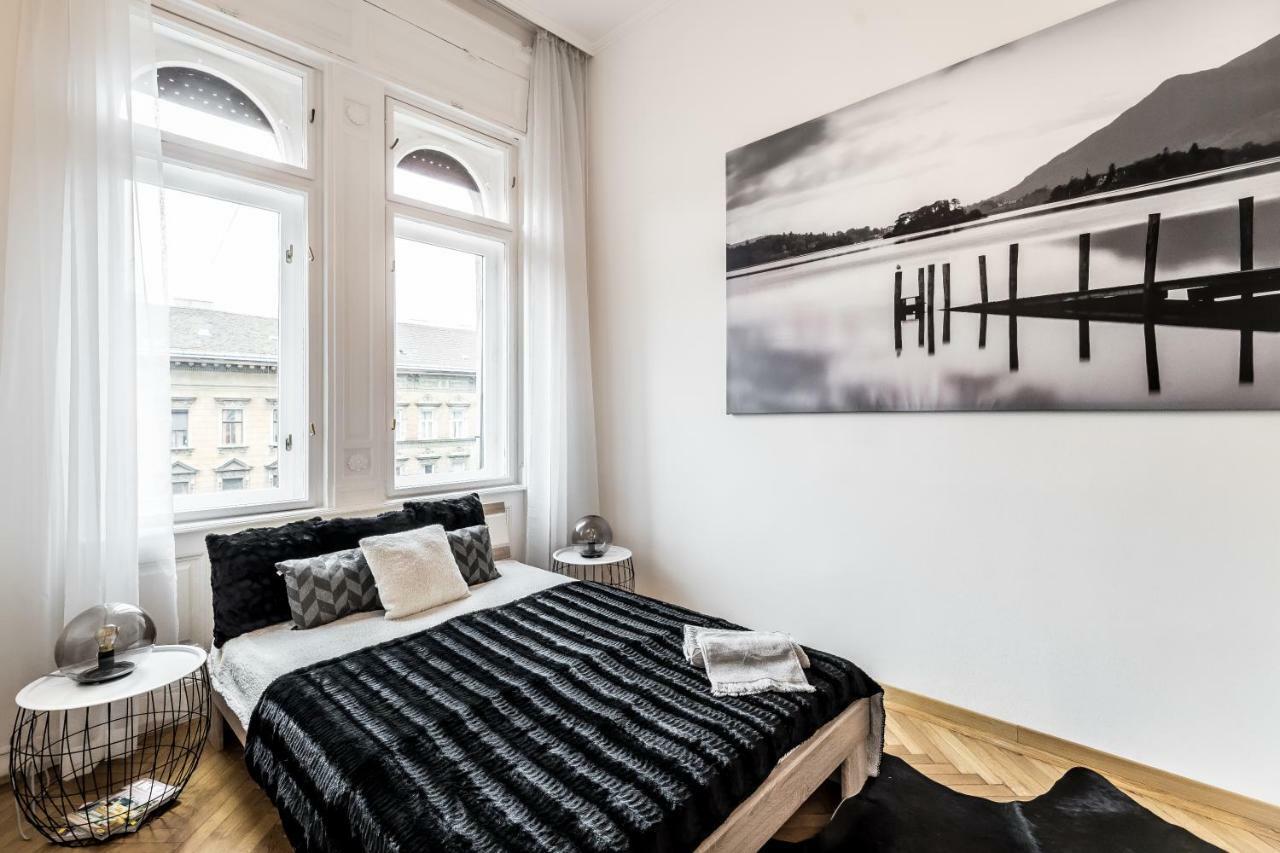 Bpr Luxe De Noir Et Blanc Apartment Budapeşte Dış mekan fotoğraf